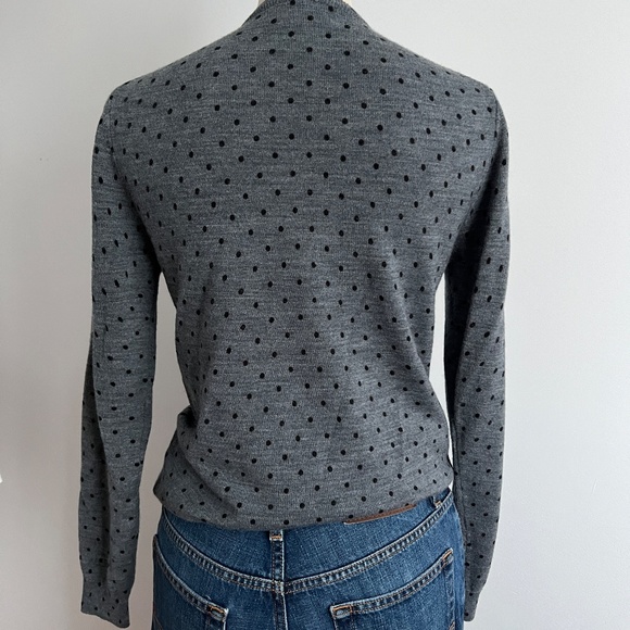 Martinique - Grey Wool V-Neck Long Sleeve Knit - Picture 5 of 11
